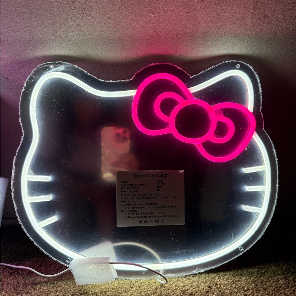 2 for 45$ now until Christmas Hello Kitty Neon Light and mirror with 🎀